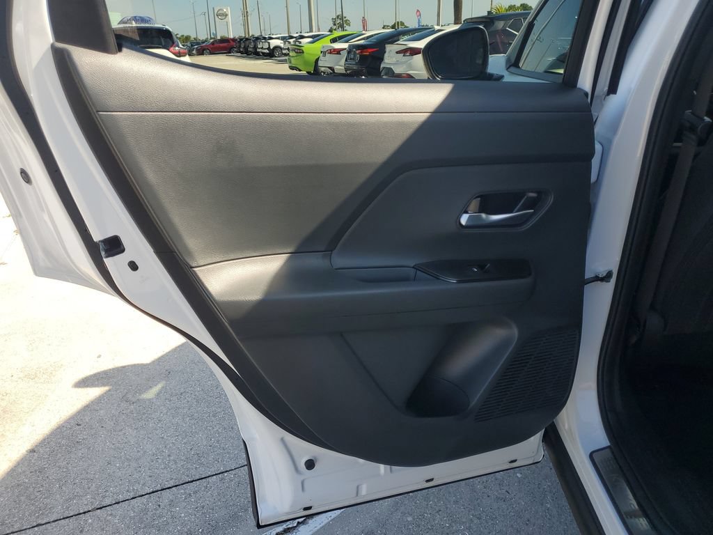 Used 2026 Nissan Kicks SV w/ Illumination Package FWD image 16