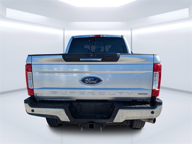 Used 2017 Ford F250 Lariat w/ Chrome Package image 4