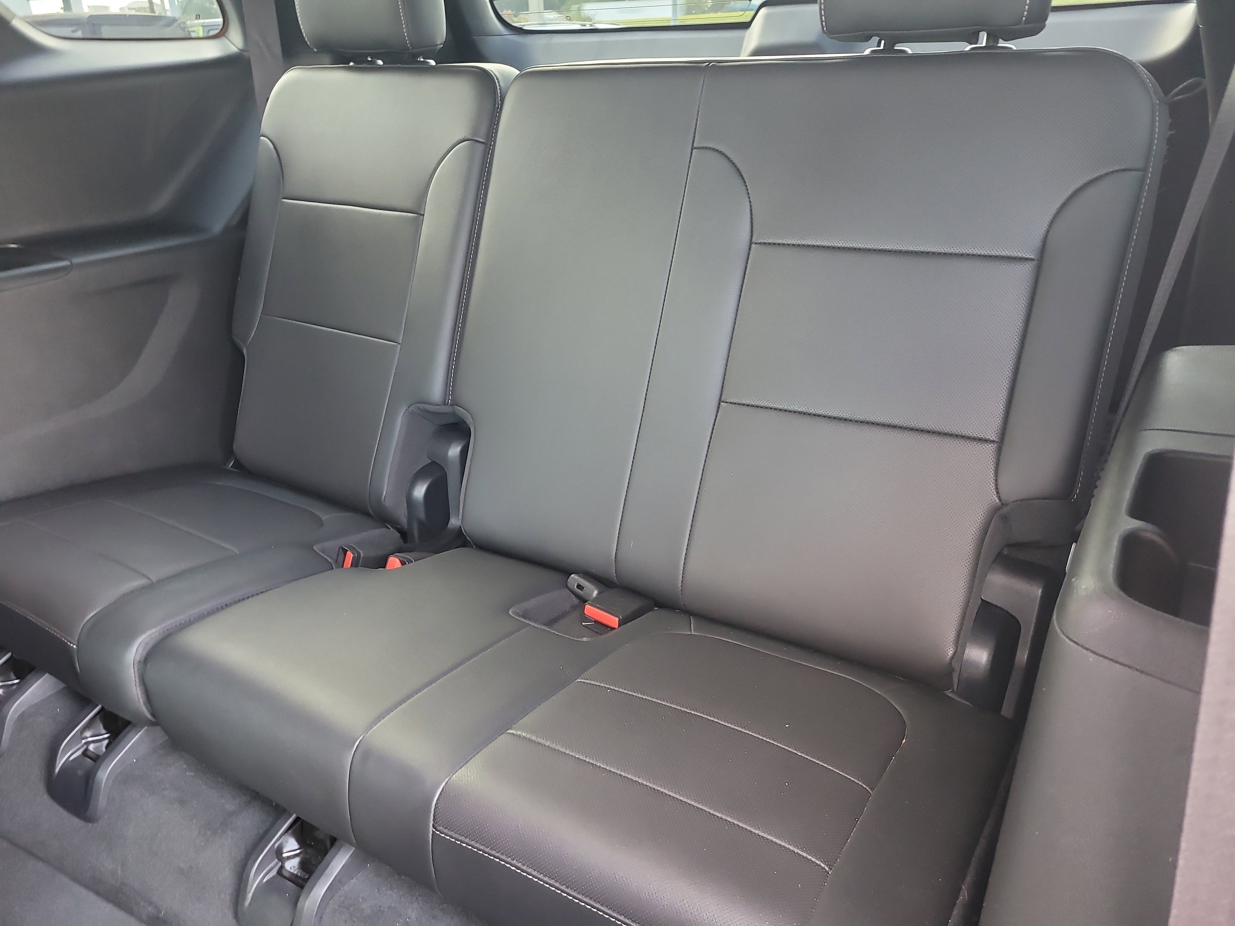 Used 2023 Chevrolet Traverse Premier w/ Redline Edition FWD image 12