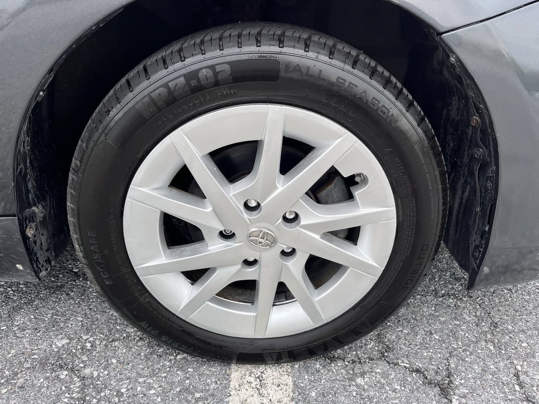 Used 2016 Toyota Prius V Two FWD image 19