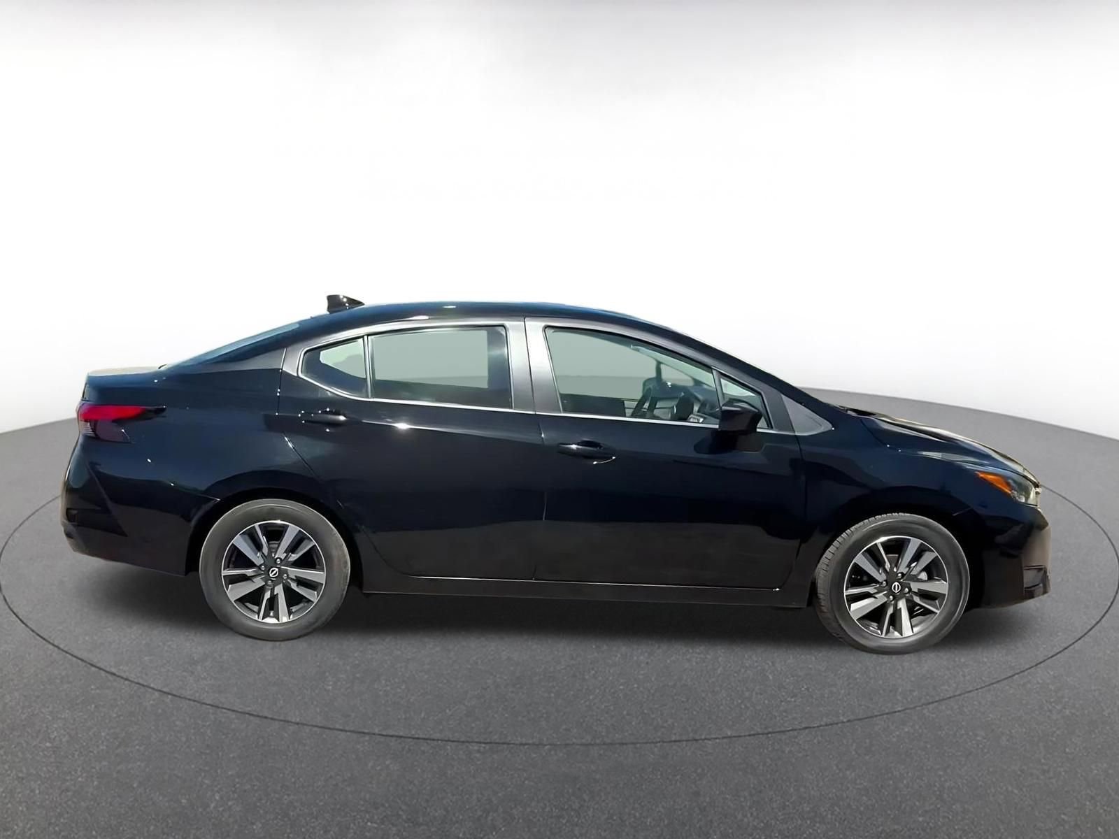 Used 2025 Nissan Versa SV FWD image 16