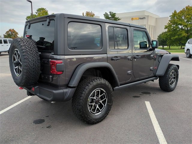 Used 2024 Jeep Wrangler Unlimited Rubicon w/ Technology Group image 4