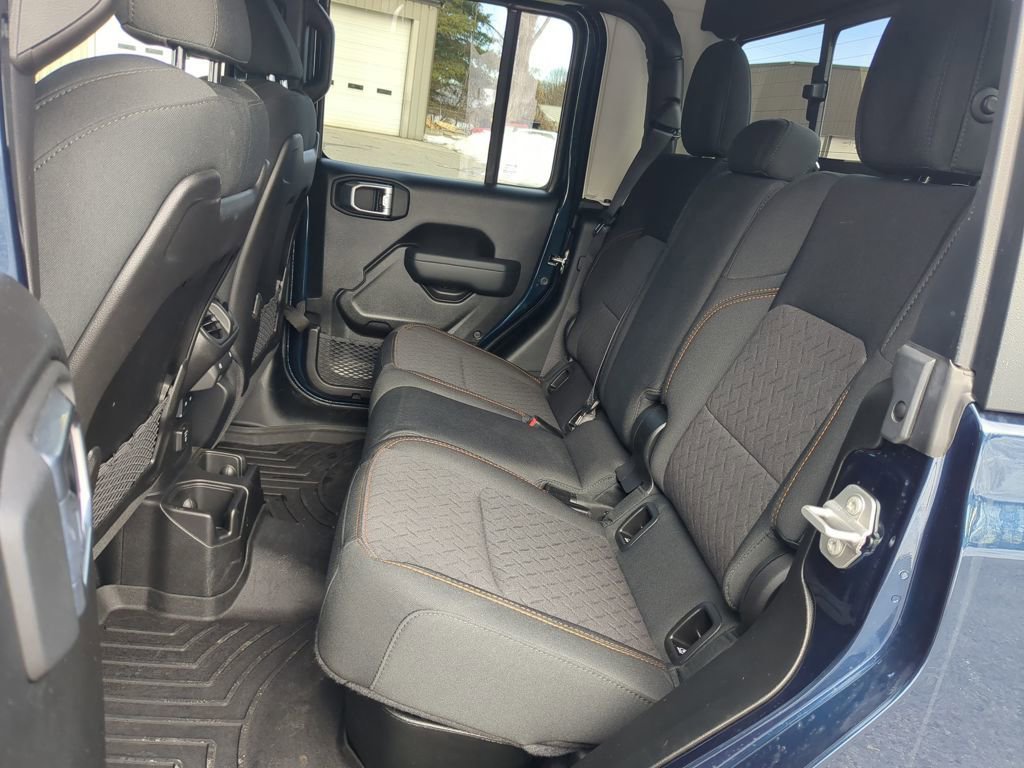 Used 2025 Jeep Gladiator Mojave w/ Convenience Group image 29