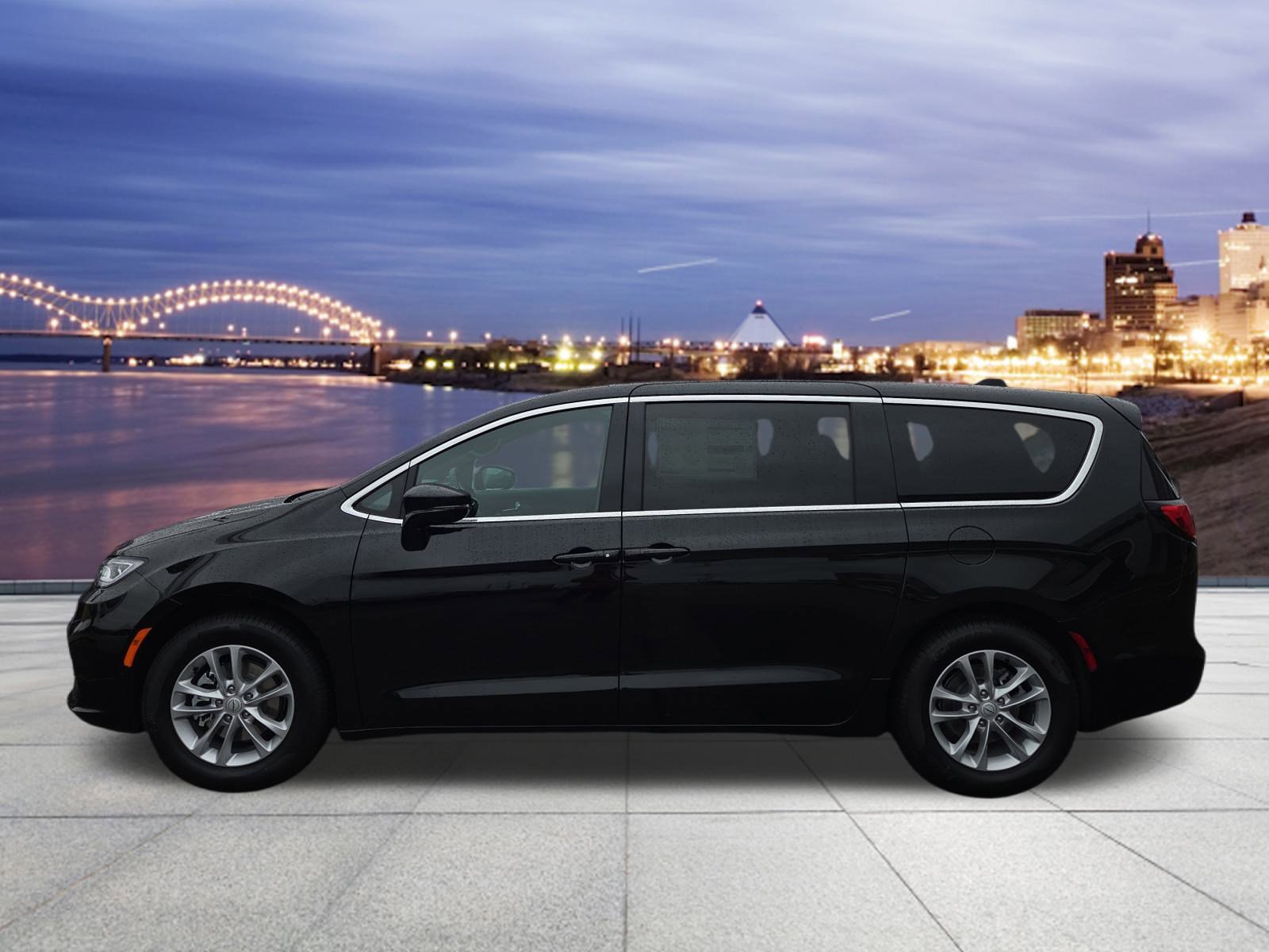 New 2026 Chrysler Pacifica Select image 2