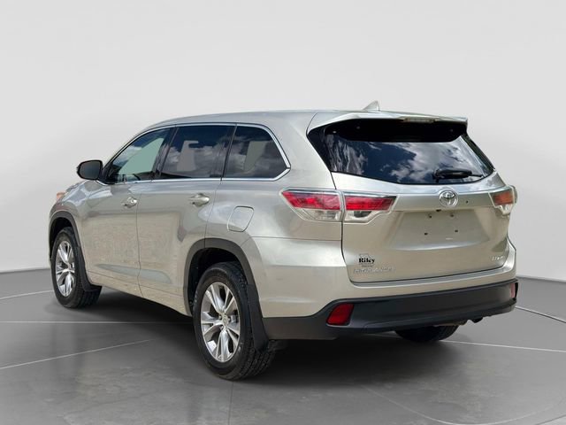 Used 2015 Toyota Highlander Plus AWD/4WD image 9