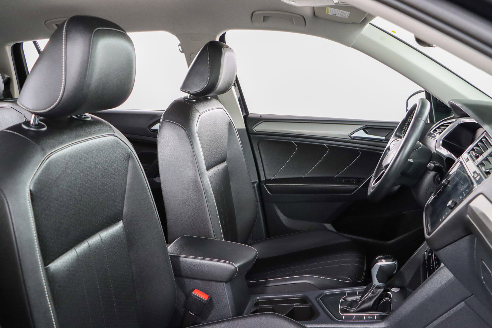Used 2023 Volkswagen Tiguan SE FWD image 27
