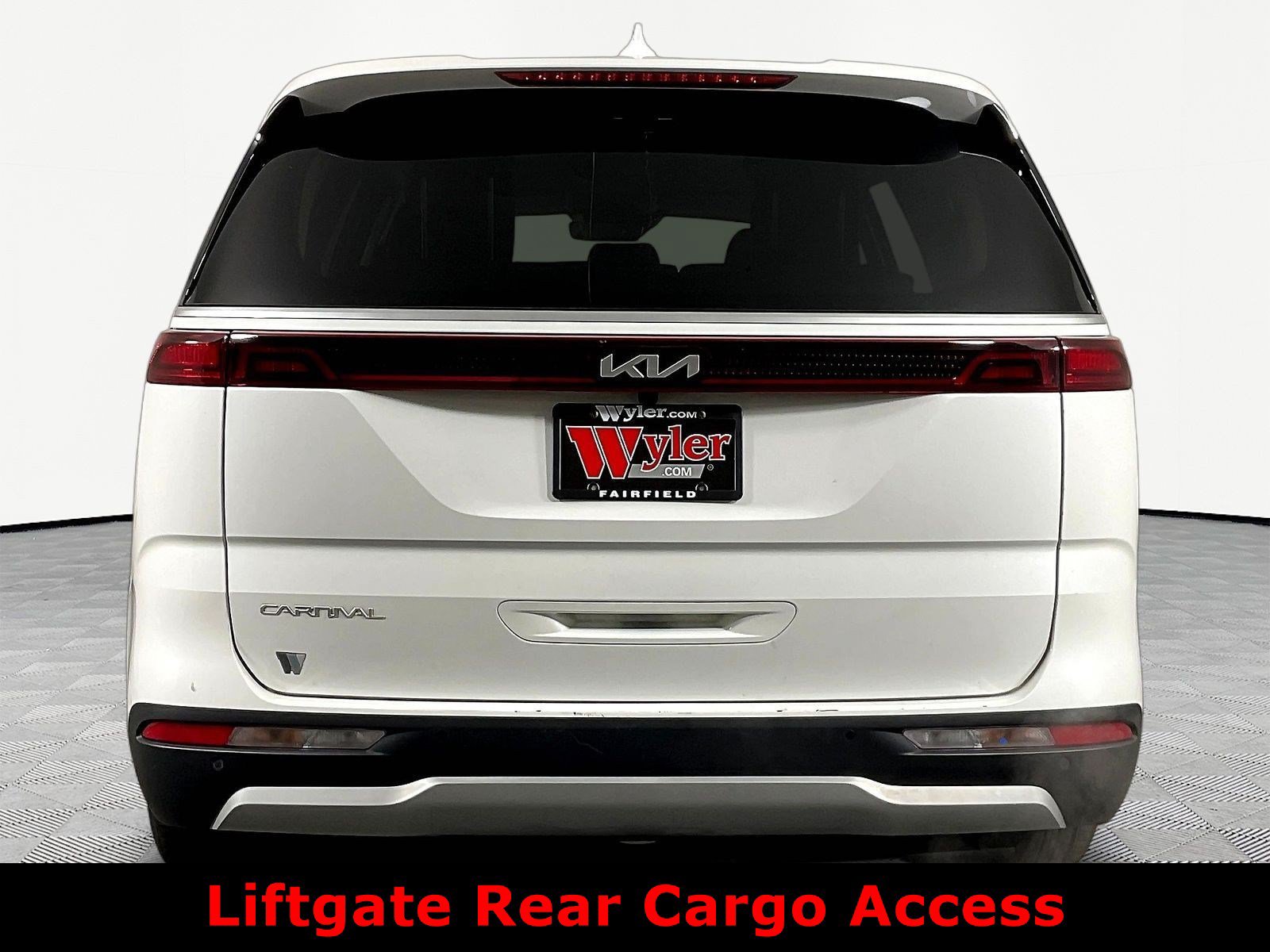 Used 2023 Kia Carnival LX FWD image 5