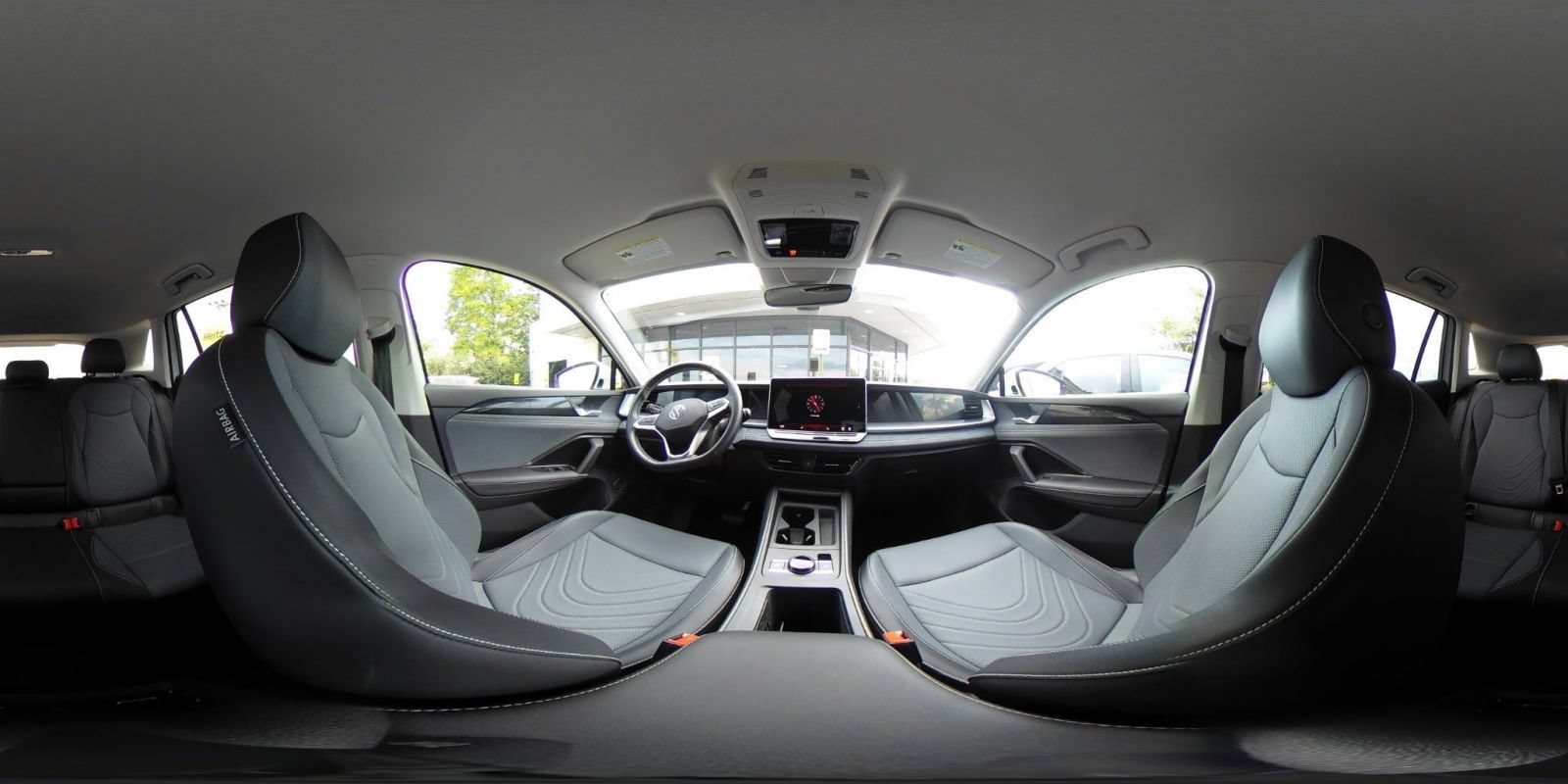 Used 2026 Volkswagen Tiguan SE AWD/4WD image 43