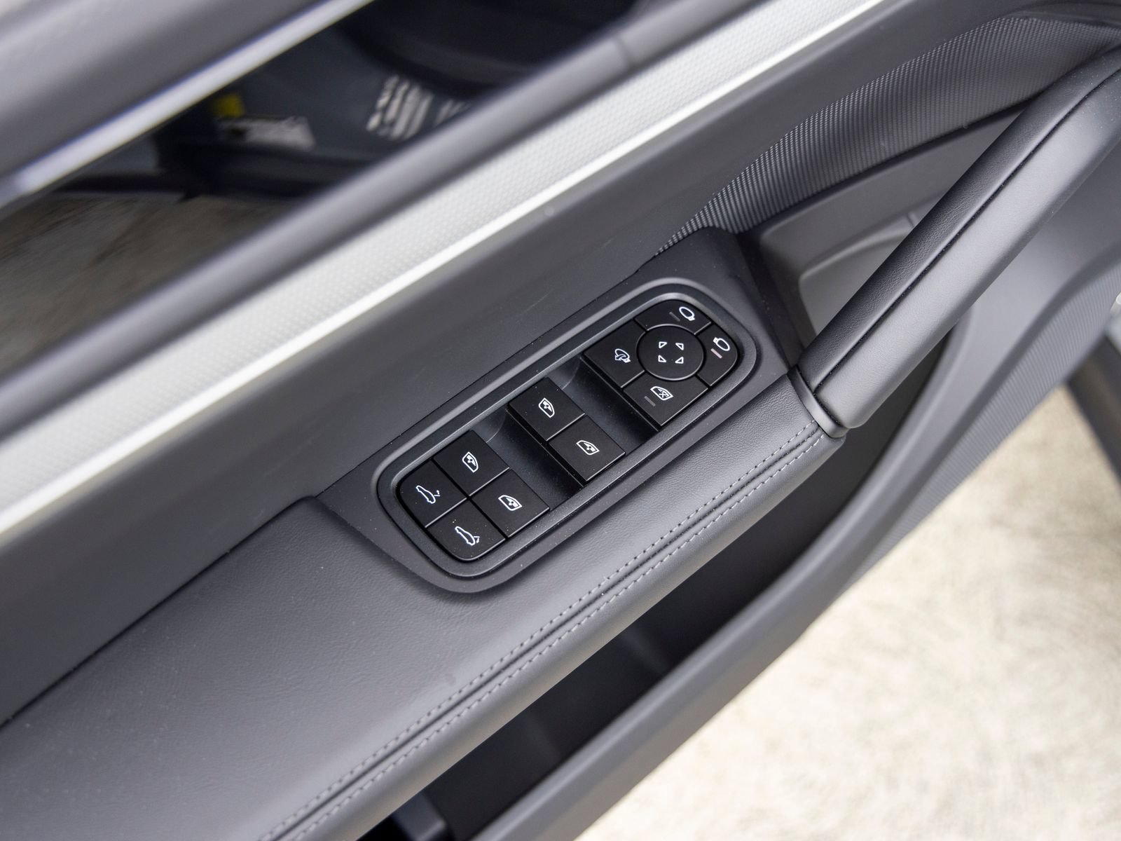 New 2026 Porsche Cayenne AWD/4WD image 26