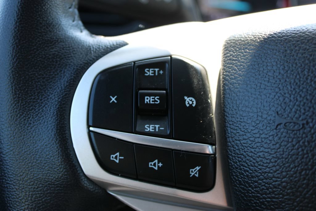 Used 2023 Ford Explorer XLT AWD/4WD image 37