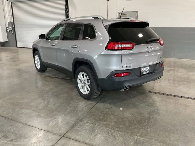 Used 2018 Jeep Cherokee Latitude w/ Cold Weather Group AWD/4WD image 4