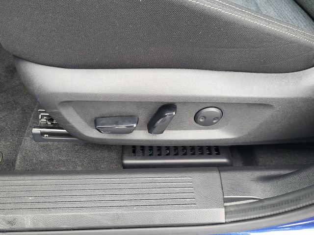 Used 2023 Nissan Rogue SV image 12