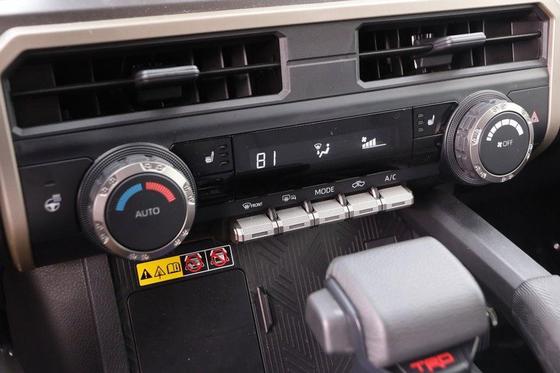 Used 2024 Toyota Tacoma 4x4 Double Cab image 17