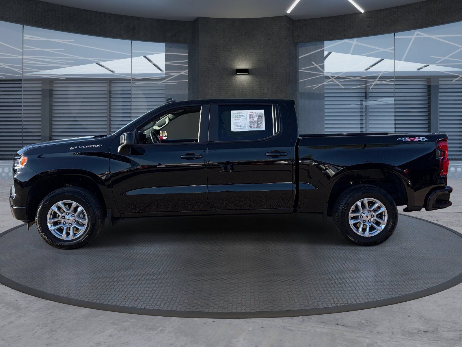 Certified 2025 Chevrolet Silverado 1500 RST AWD/4WD image 3