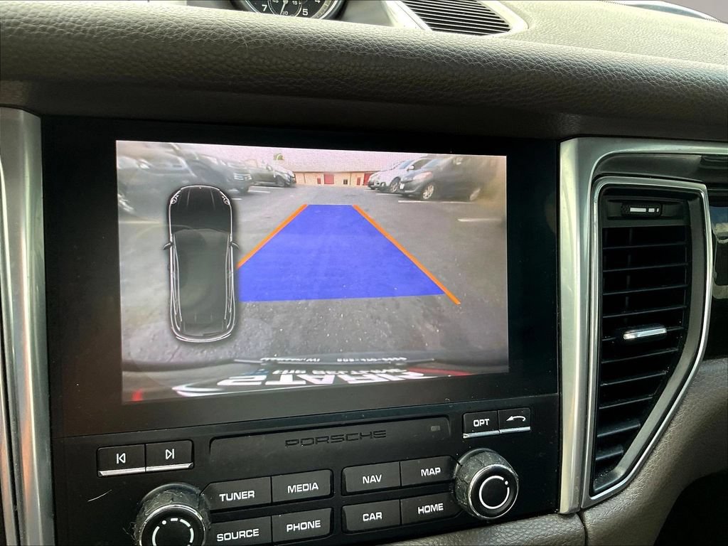 Used 2018 Porsche Macan AWD/4WD image 14