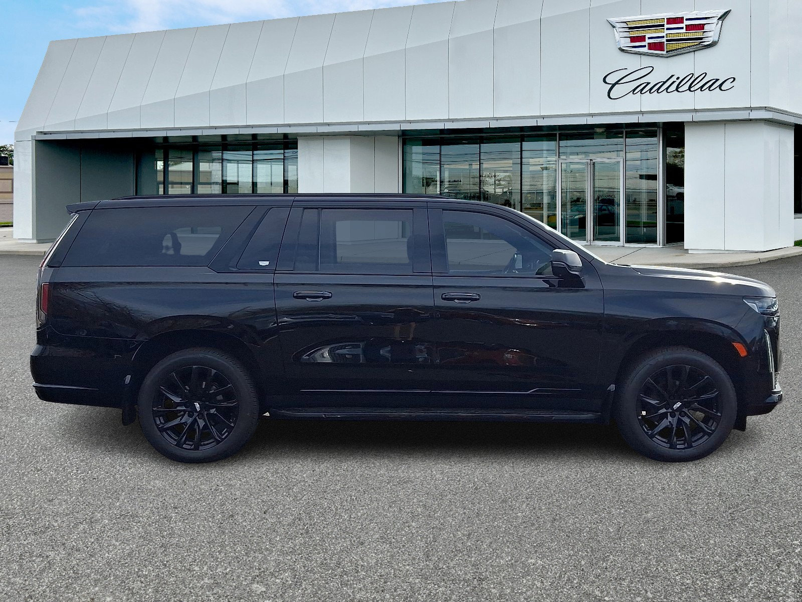 Certified 2022 Cadillac Escalade ESV Sport w/ LPO, ONYX Package AWD/4WD image 6
