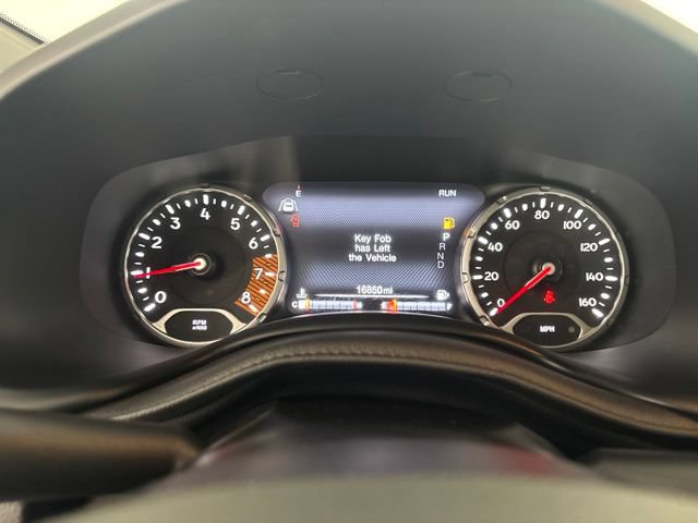 Used 2023 Jeep Renegade Altitude w/ Convenience Group I AWD/4WD image 4