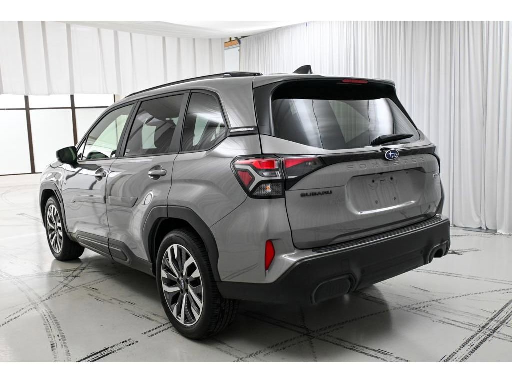 Used 2025 Subaru Forester Touring AWD/4WD image 5
