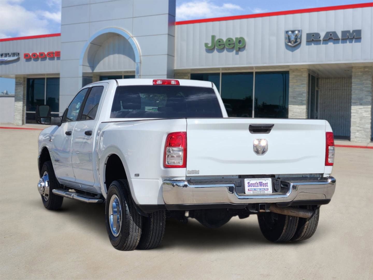 Used 2024 RAM 3500 Big Horn image 4