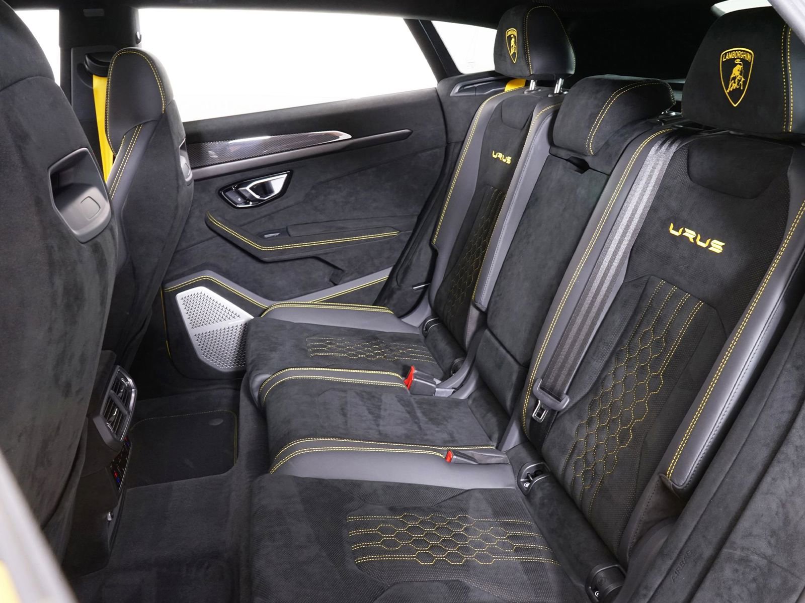 Used 2024 Lamborghini Urus Performante AWD/4WD image 25