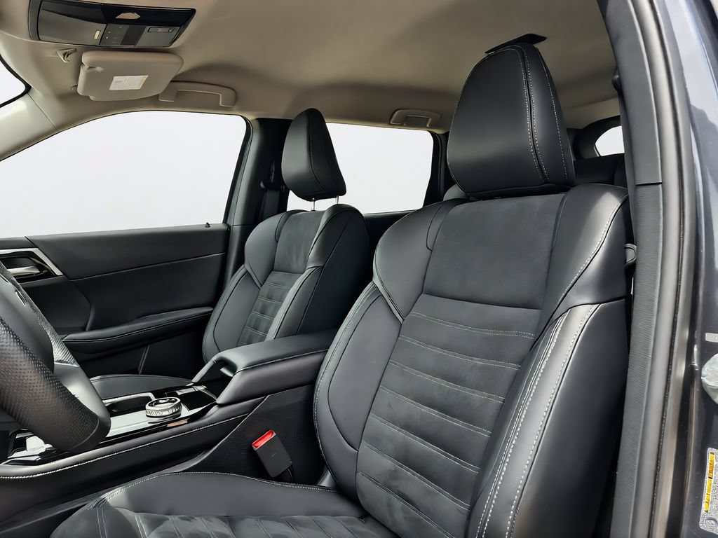 Used 2025 Mitsubishi Outlander SE AWD/4WD image 31