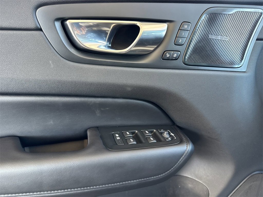 Certified 2023 Volvo XC60 B5 Plus image 10
