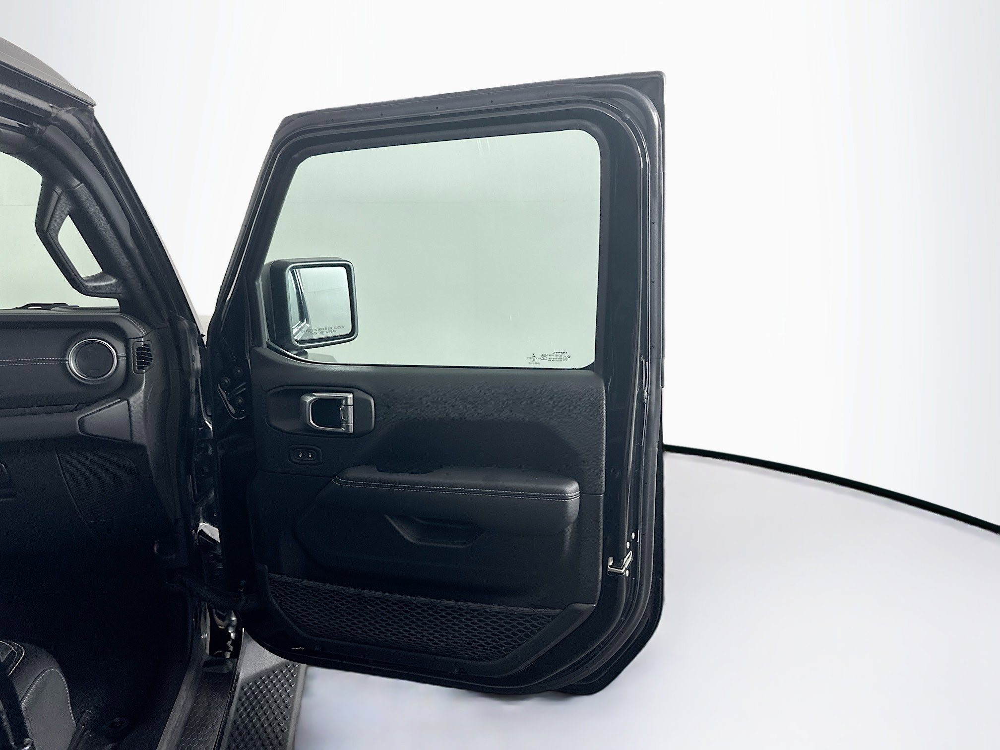 Used 2023 Jeep Wrangler Sahara w/ Cold Weather Group image 31