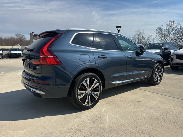 Used 2023 Volvo XC60 B5 Plus image 9
