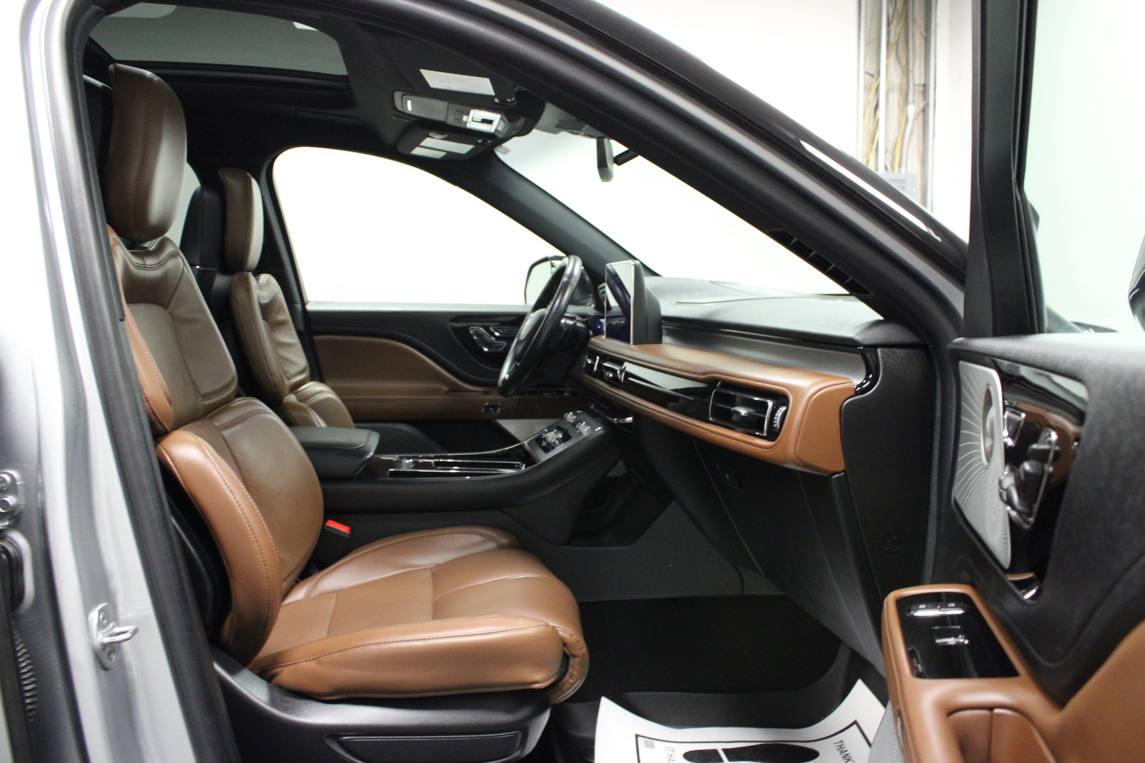 Used 2022 Lincoln Aviator Reserve w/ Equipment Group 201A AWD/4WD image 16