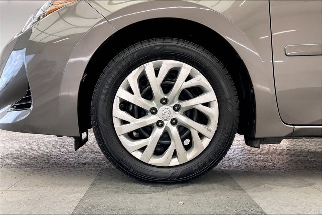 Used 2017 Toyota Corolla LE image 7