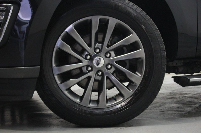 Used 2021 Ford Expedition Limited image 3