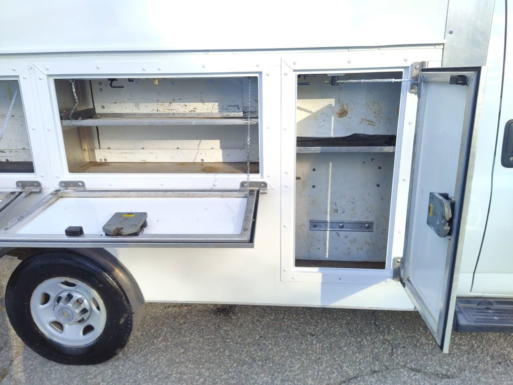 Used 2012 Chevrolet Express 3500 image 18