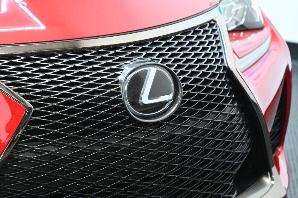 Used 2017 Lexus RC F RWD image 10