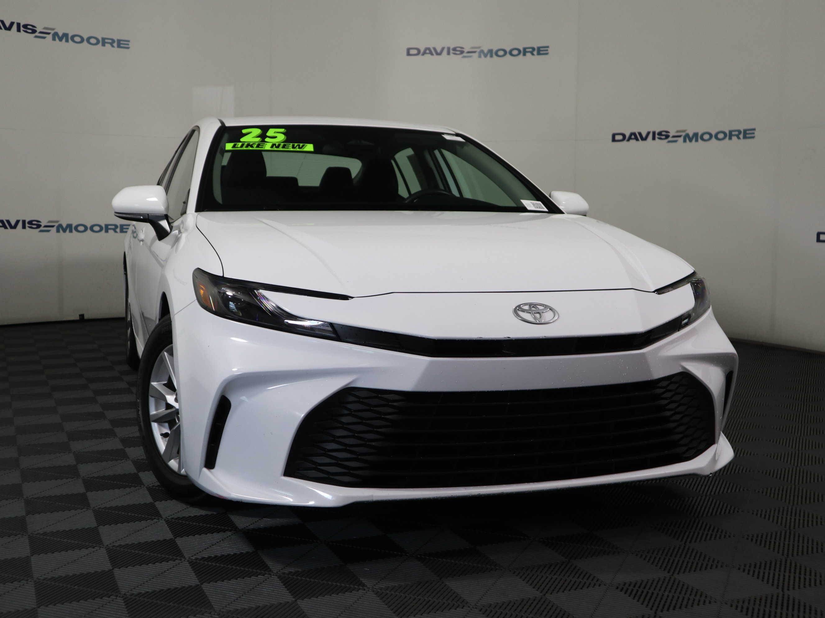 Used 2025 Toyota Camry LE FWD image 2