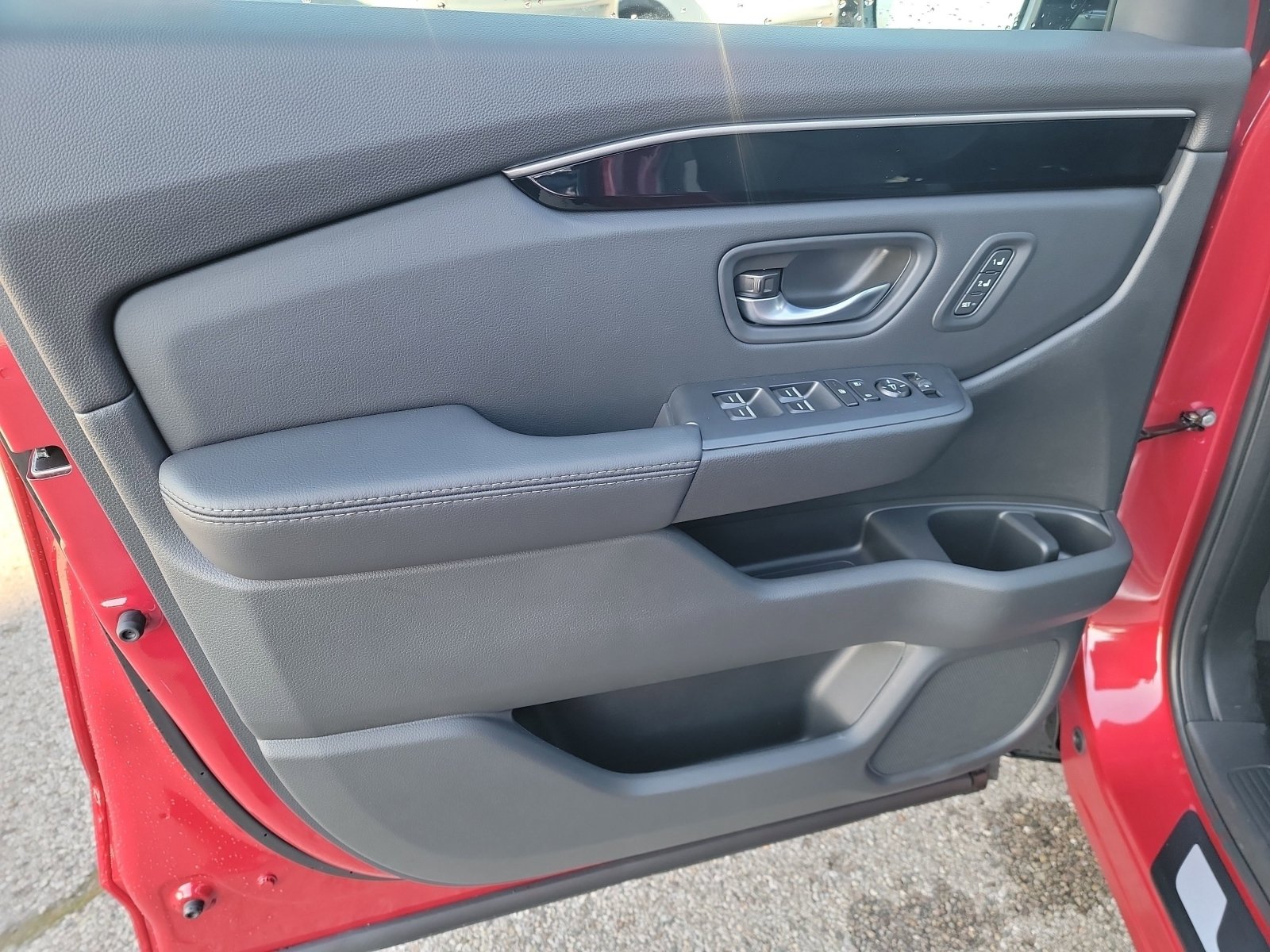 Used 2025 Honda Pilot Touring image 12