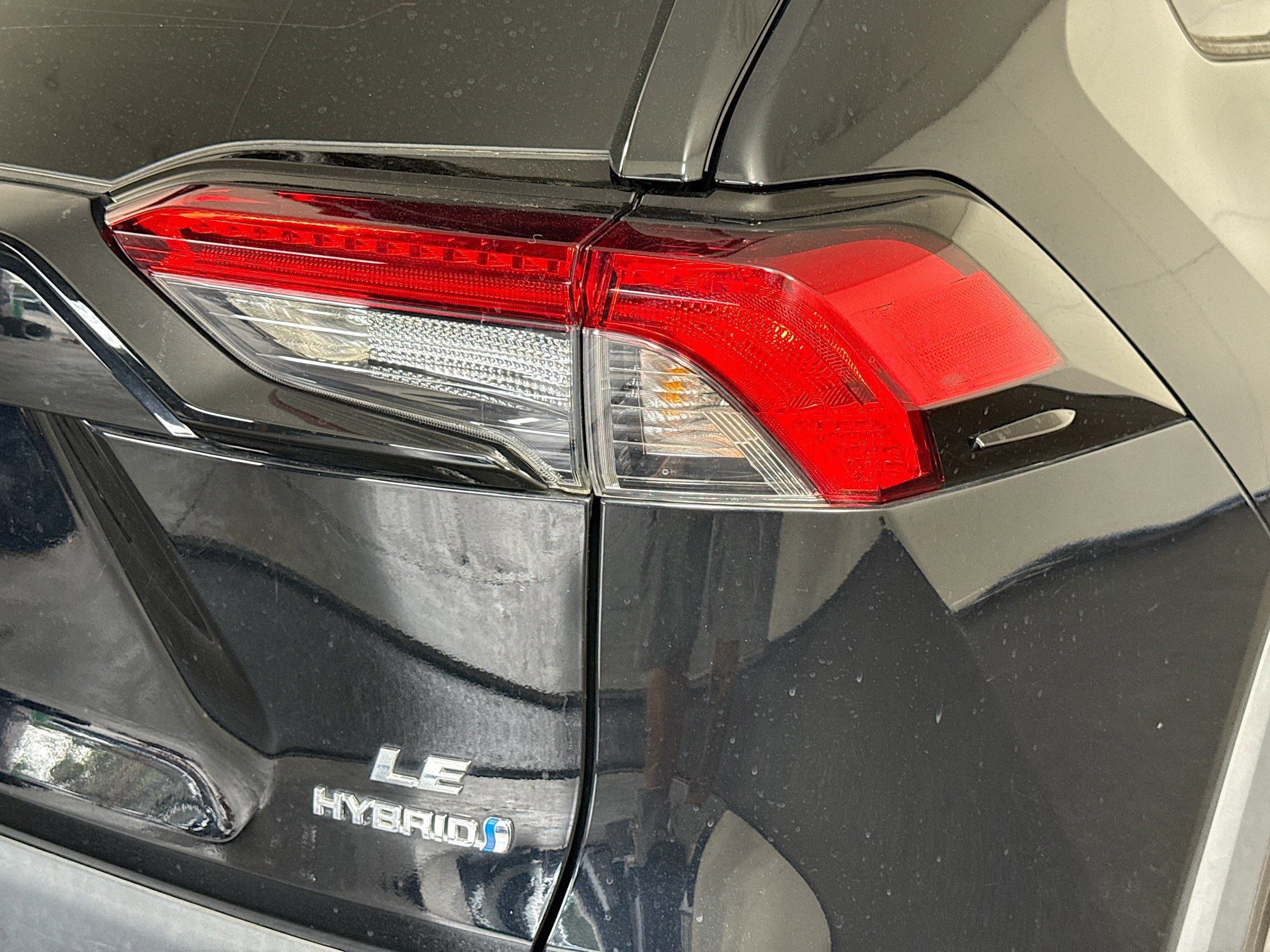 Used 2022 Toyota RAV4 LE image 31