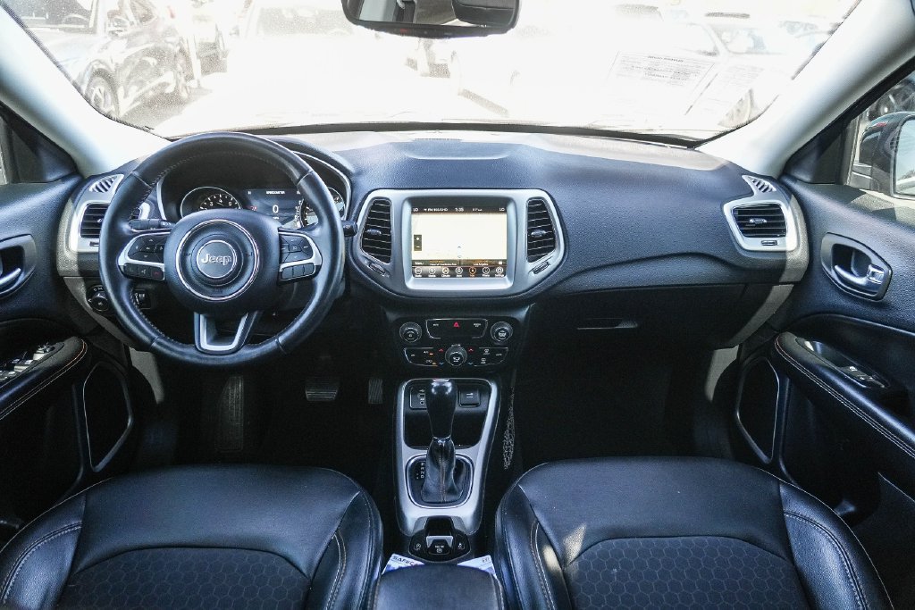 Used 2019 Jeep Compass Latitude FWD image 15
