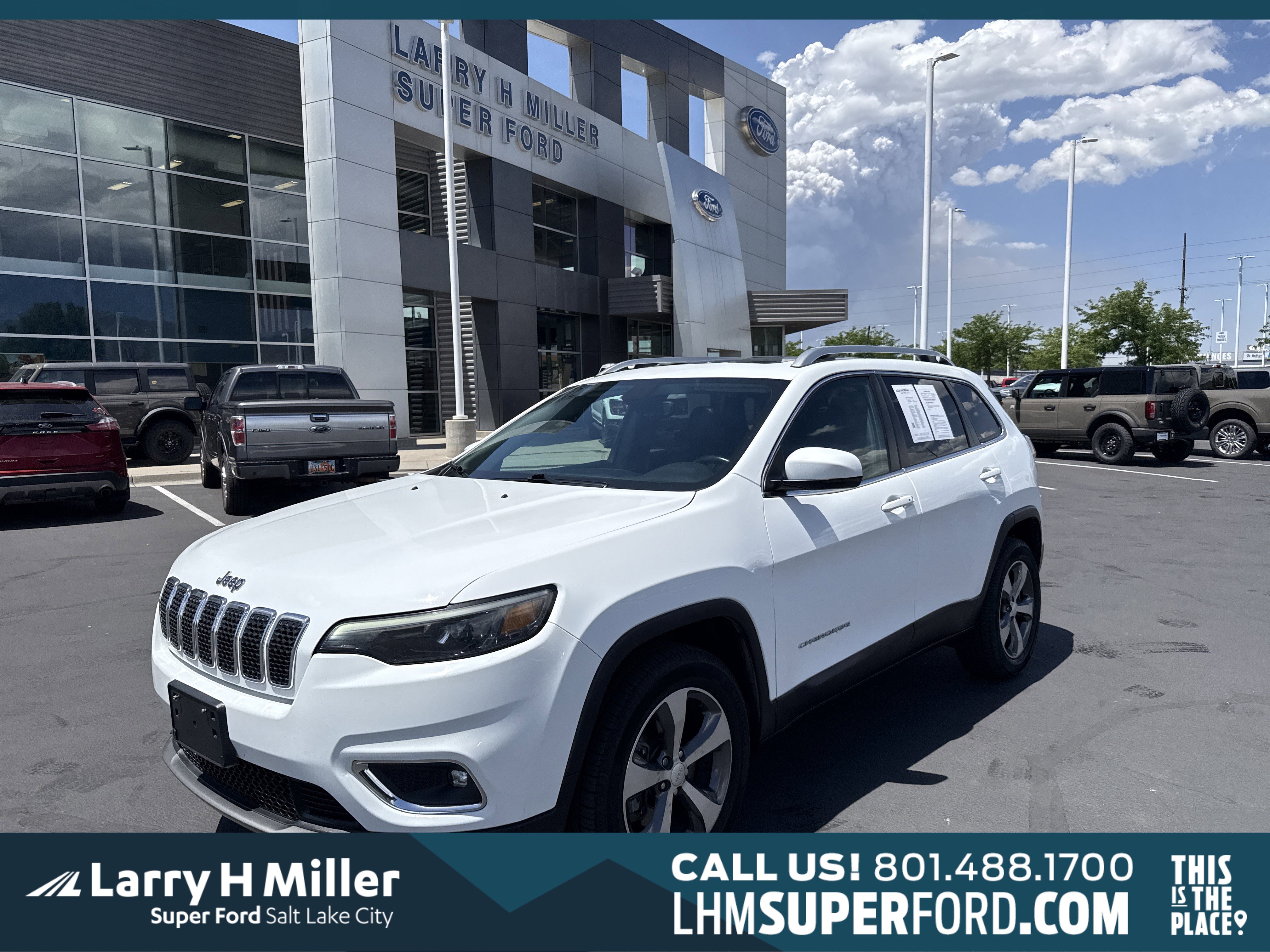 Used 2019 Jeep Cherokee Limited AWD/4WD image 1