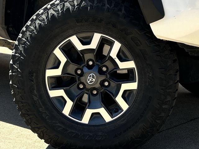 Used 2021 Toyota Tacoma TRD Off-Road image 10