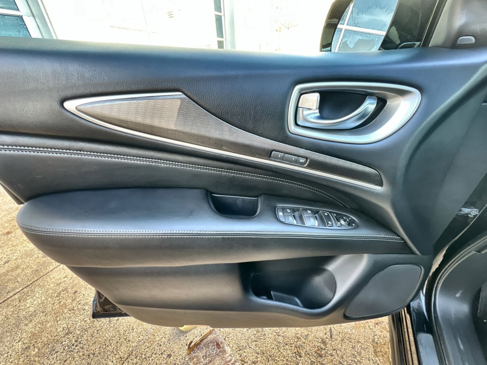 Used 2019 INFINITI QX60 Luxe w/ Essential Package image 15