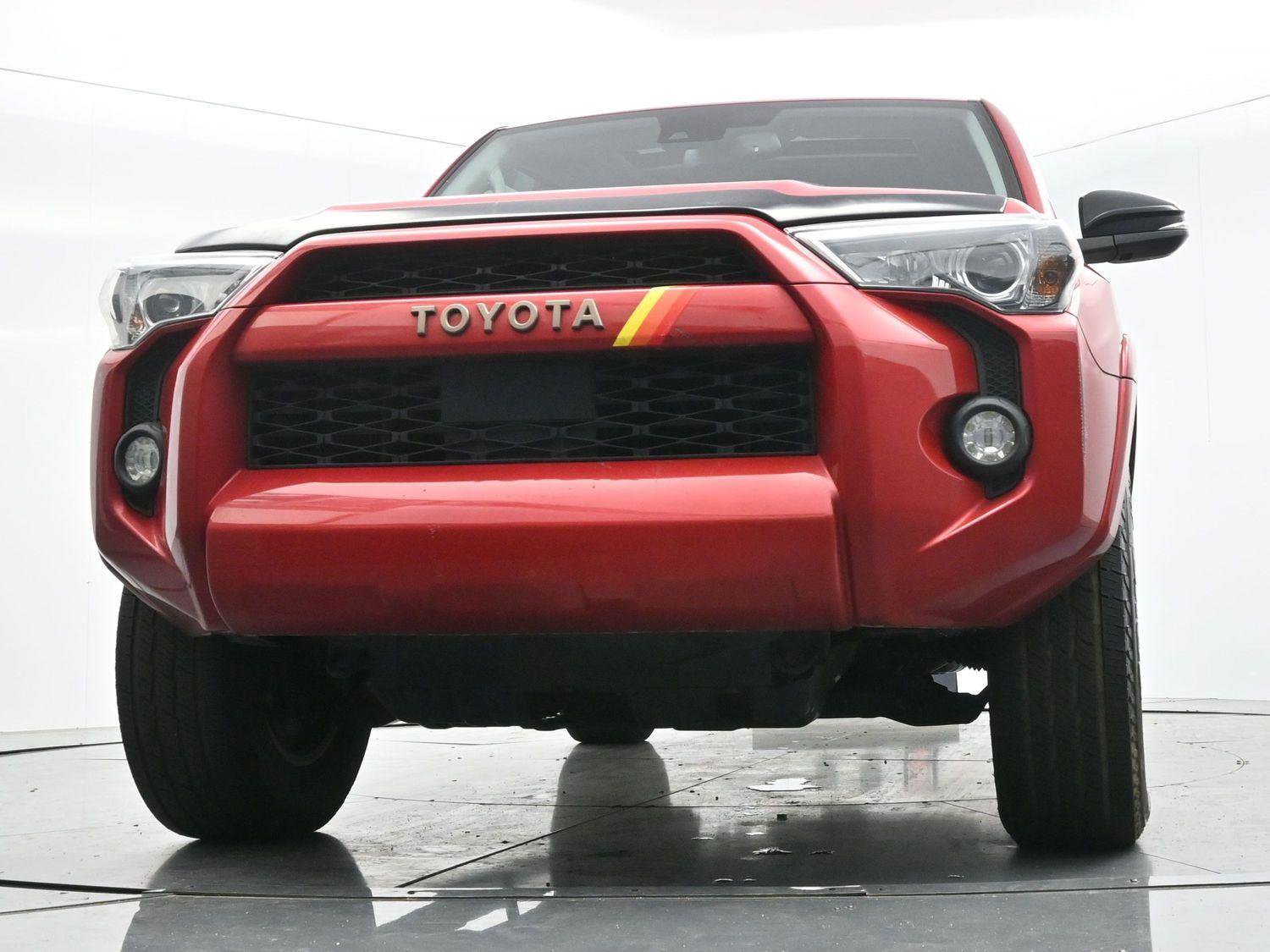 Used 2023 Toyota 4Runner 40th Anniversary SE AWD/4WD image 44