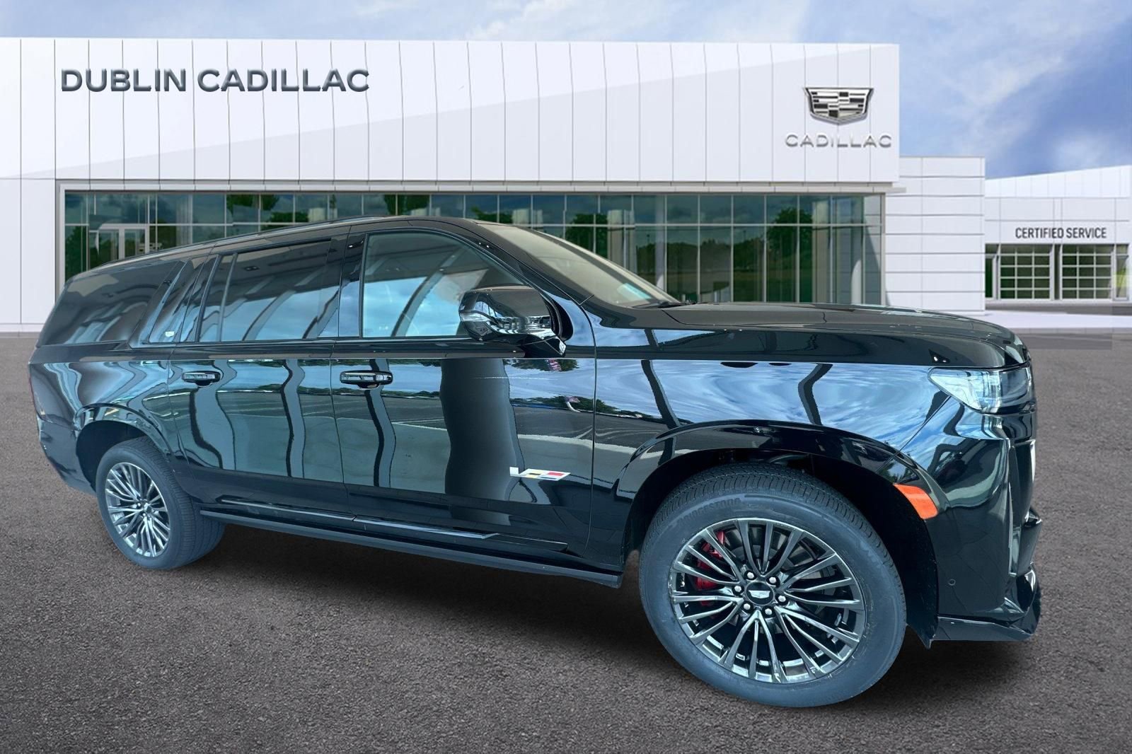Certified 2024 Cadillac Escalade ESV V w/ LPO, ONYX Package AWD/4WD image 3