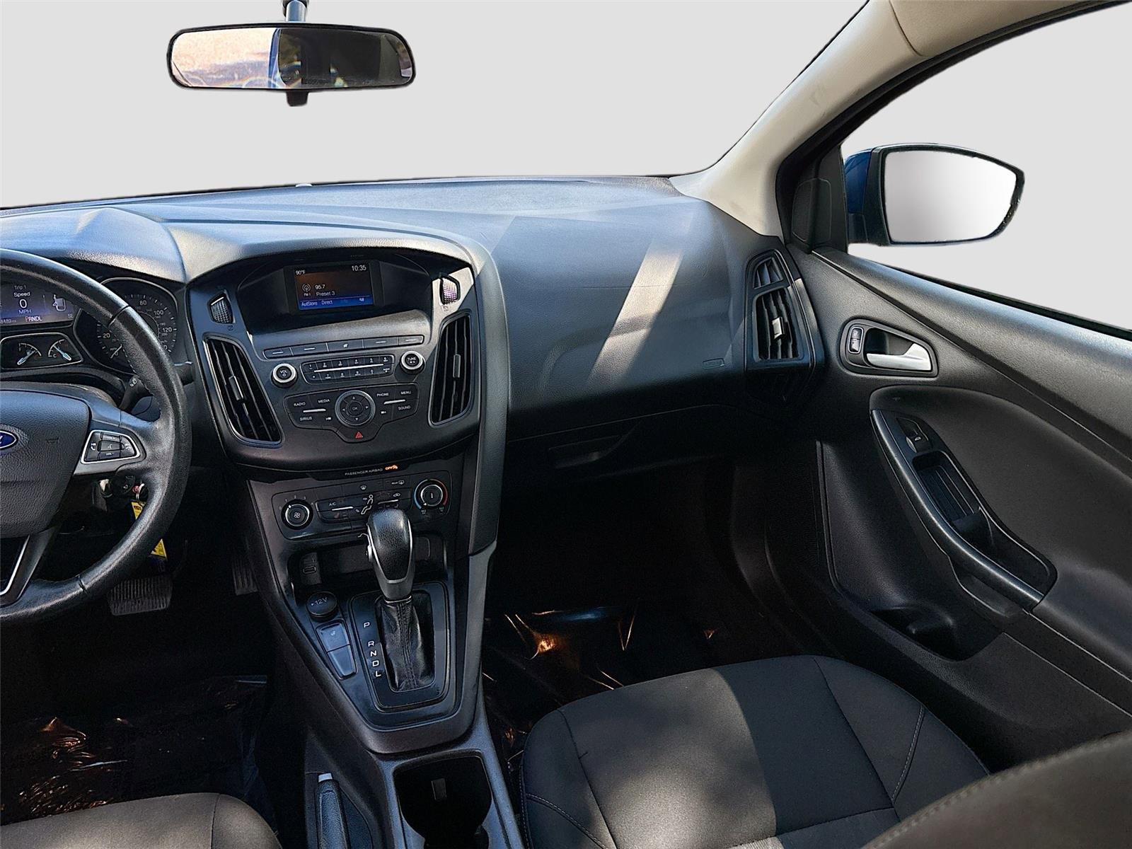 Used 2018 Ford Focus SE w/ SE Appearance Package image 24