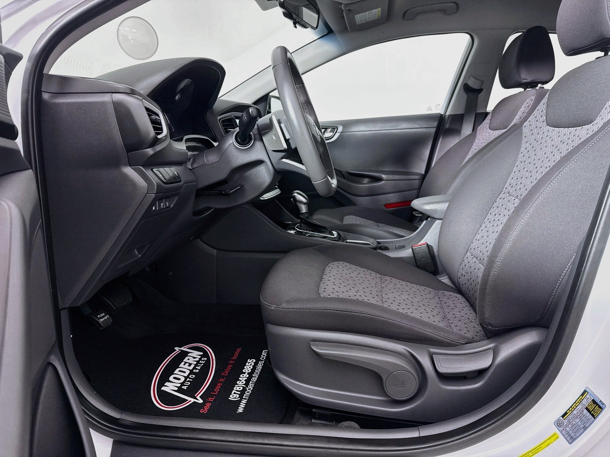 Used 2019 Hyundai Ioniq Plug-In Hybrid FWD image 20