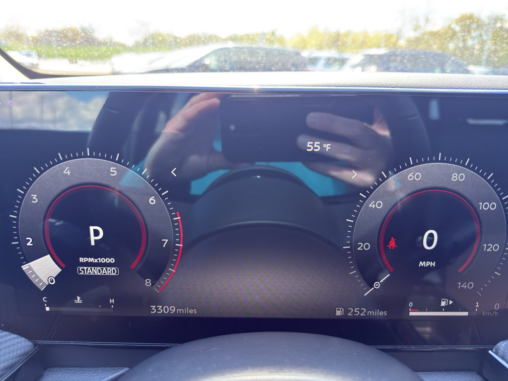 Used 2025 Nissan Kicks SR AWD/4WD image 17