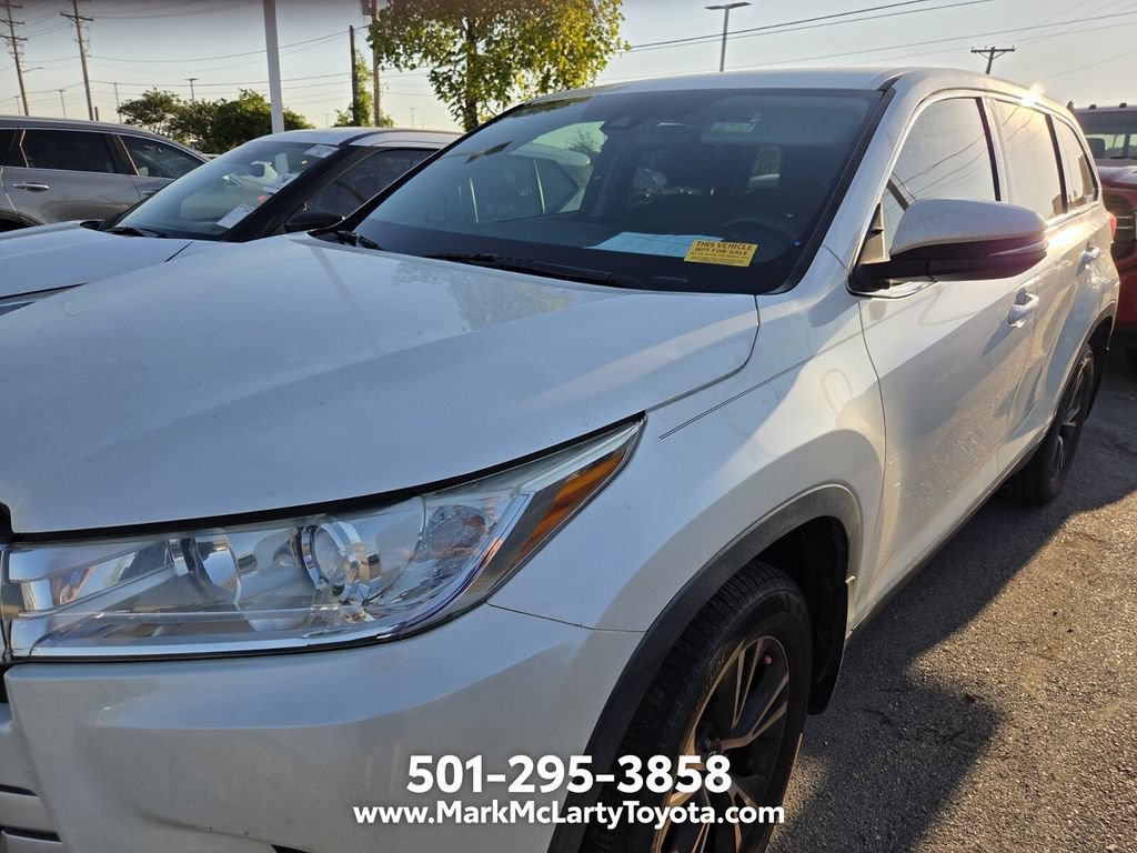 Used 2019 Toyota Highlander LE FWD image 10