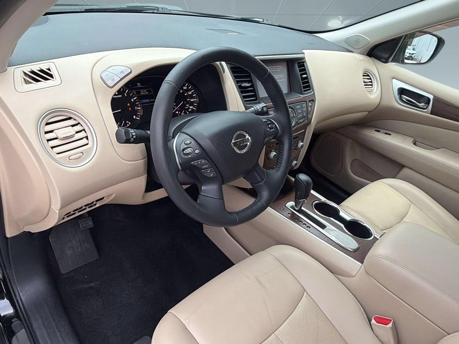 Used 2019 Nissan Pathfinder Platinum w/ Cargo Package FWD image 4