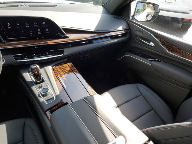 Certified 2024 Cadillac Escalade Luxury RWD image 39