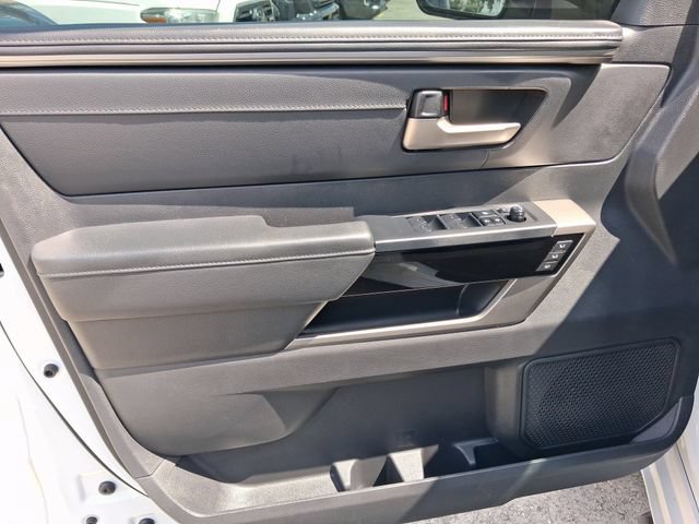 Used 2025 Toyota Tundra Limited AWD/4WD image 14