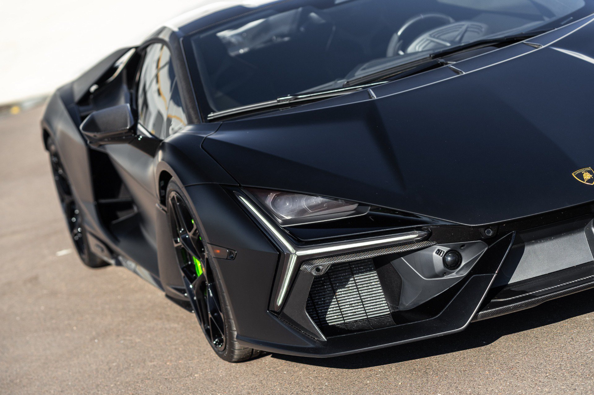 Used 2025 Lamborghini Revuelto AWD/4WD image 9